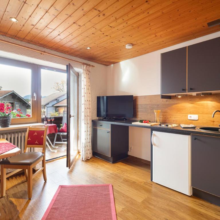 Familien- und Wellnesshotel "Landhaus Viktoria" - Apartment mit 1 Schlafzimmer - 3