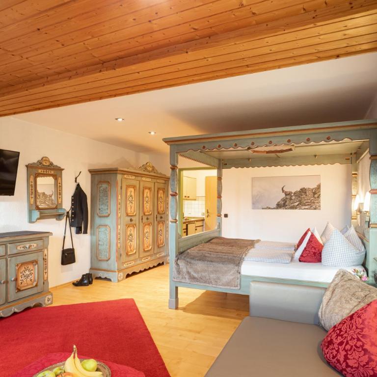 Familien- und Wellnesshotel "Landhaus Viktoria" - Studio mit Bergblick - 4