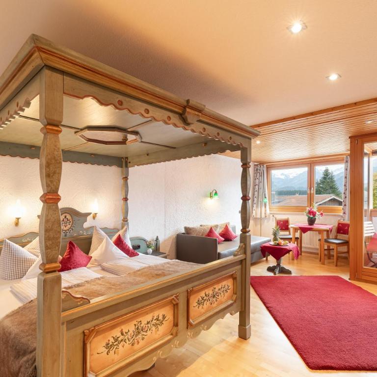 Familien- und Wellnesshotel "Landhaus Viktoria" - Studio mit Bergblick - 1