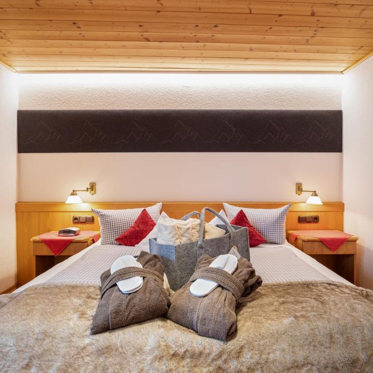 Familien- und Wellnesshotel "Landhaus Viktoria" - Studio mit Terrasse - 3