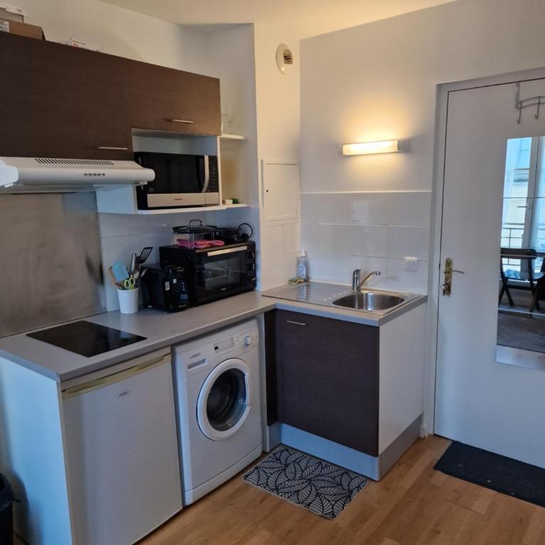 belle appartement au canal de saint martin - One-Bedroom Apartment - 5