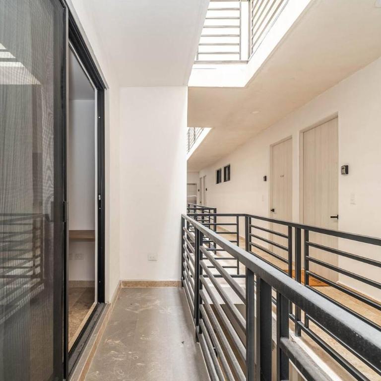 King Studio with Private Balcony, Rooftop Pool, Gym - Apartamento - 17
