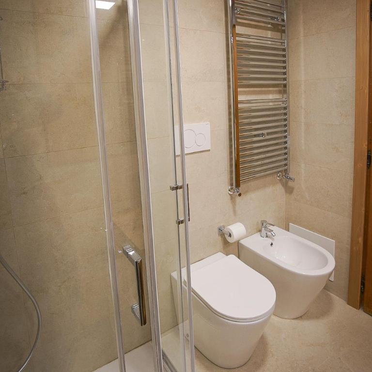 Luxury Panoramic 3BR Apt 2min to Centre 5min to Lifts - Appartamento con 3 Camere da Letto - 23