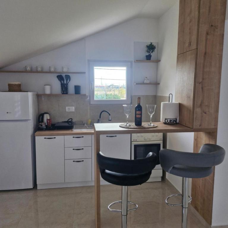 Knežević apartman - One-Bedroom Apartment with Terrace - 3