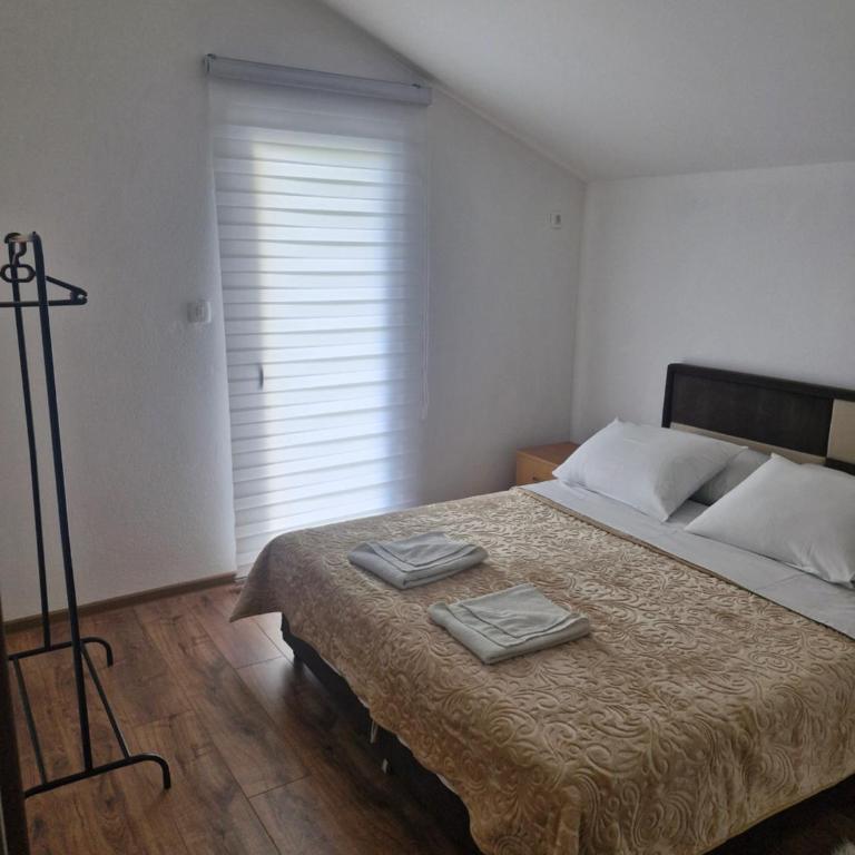 Knežević apartman - One-Bedroom Apartment with Terrace - 7