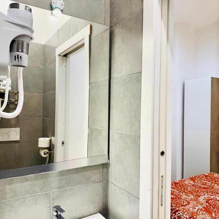 Tawhid Accomodation - Camera Matrimoniale/Doppia con Letti Singoli con Bagno Privato - 6