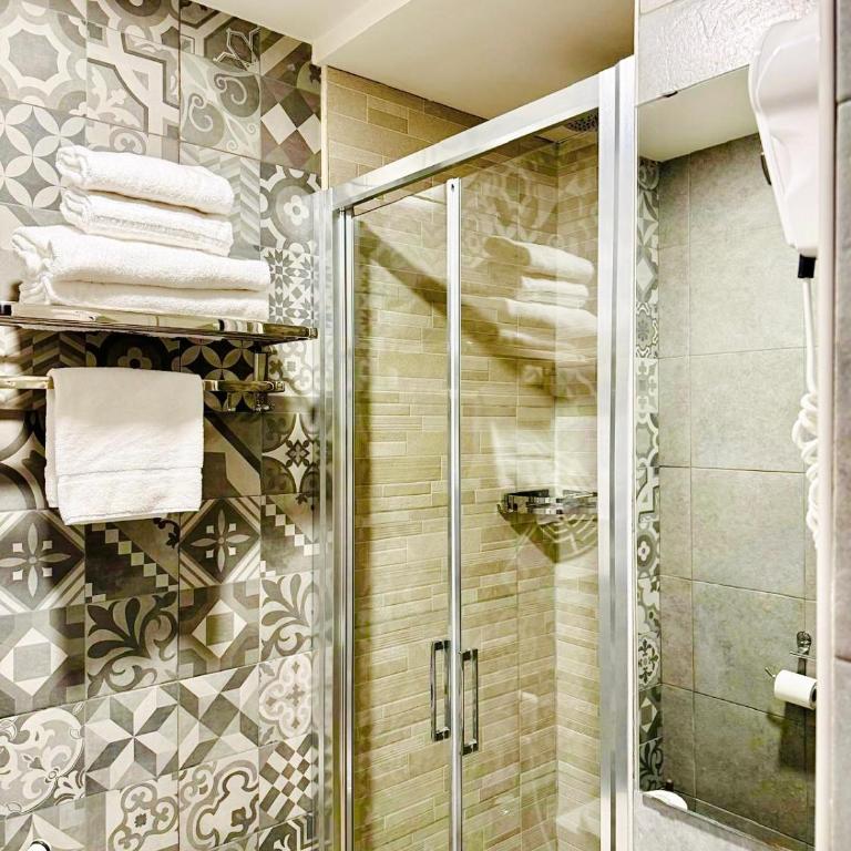 Tawhid Accomodation - Camera Matrimoniale/Doppia con Letti Singoli con Bagno Privato - 14