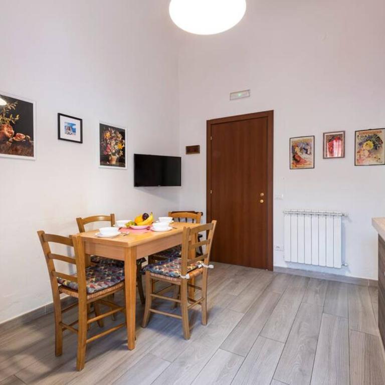 Live like a Florentine next to Santa Croce Square - Appartamento con 2 Camere da Letto - 2