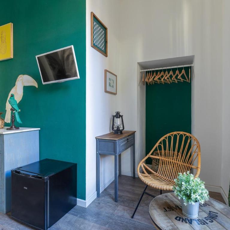 Coderooms - Deluxe Double Room - 16