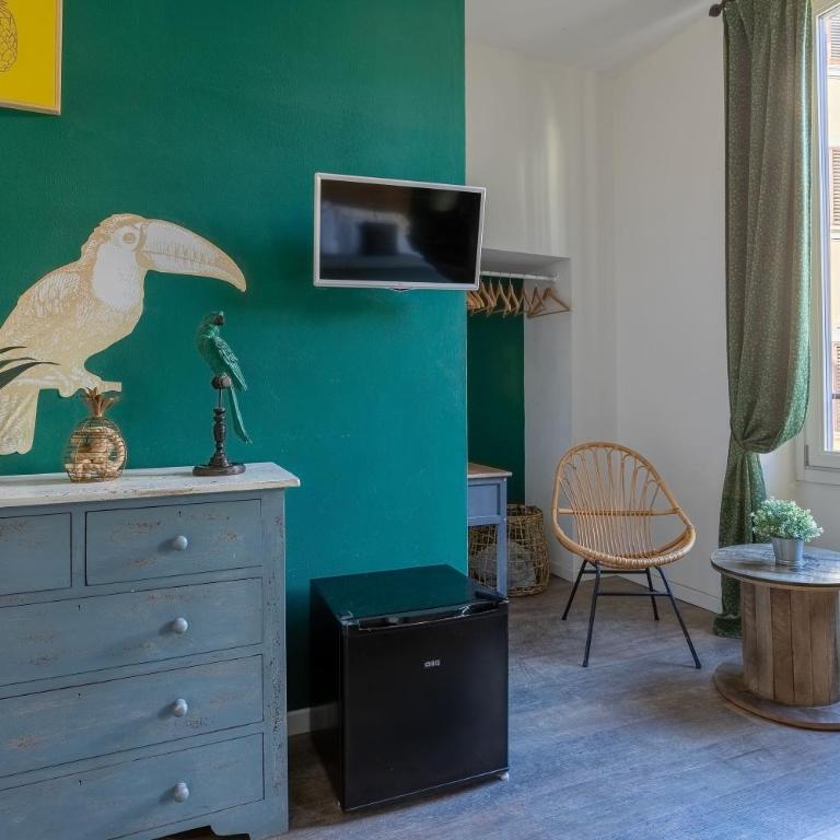 Coderooms - Deluxe Double Room - 14
