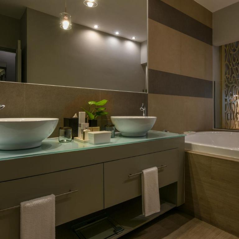 El Dorado Royale, All & More Inclusive Adults Only - Royal Retreat Swim Up Suite - 1