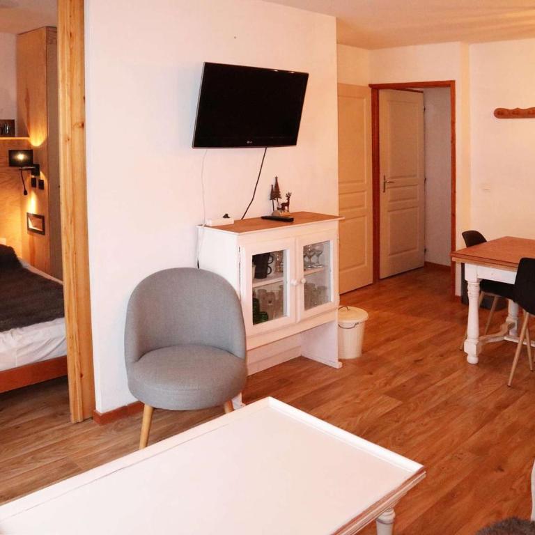 Appartement duplex 3 pièces 8 pers, piscine et sauna, ski aux pieds, animaux admis - FR-1-322-657 - Apartment - 3