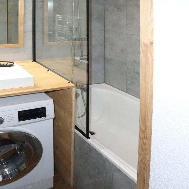 Studio refait pour 5 pers, proche pistes, balcon - FR-1-322-658 - Appartamento - 7