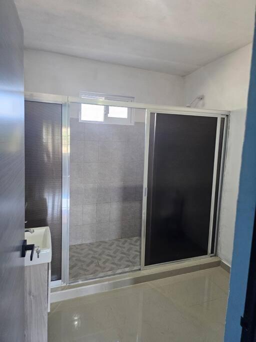 Hermosa casa vacacional - Three-Bedroom House - 11