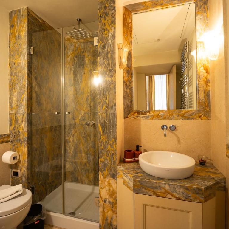 Boccaccio 22 - Deluxe One-Bedroom Apartment - 35
