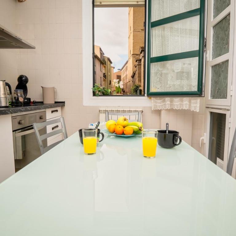 Santiago Tower Aire Ac casco antiguo By Apartamentos Logrono - Apartamento de 1 dormitorio - 54