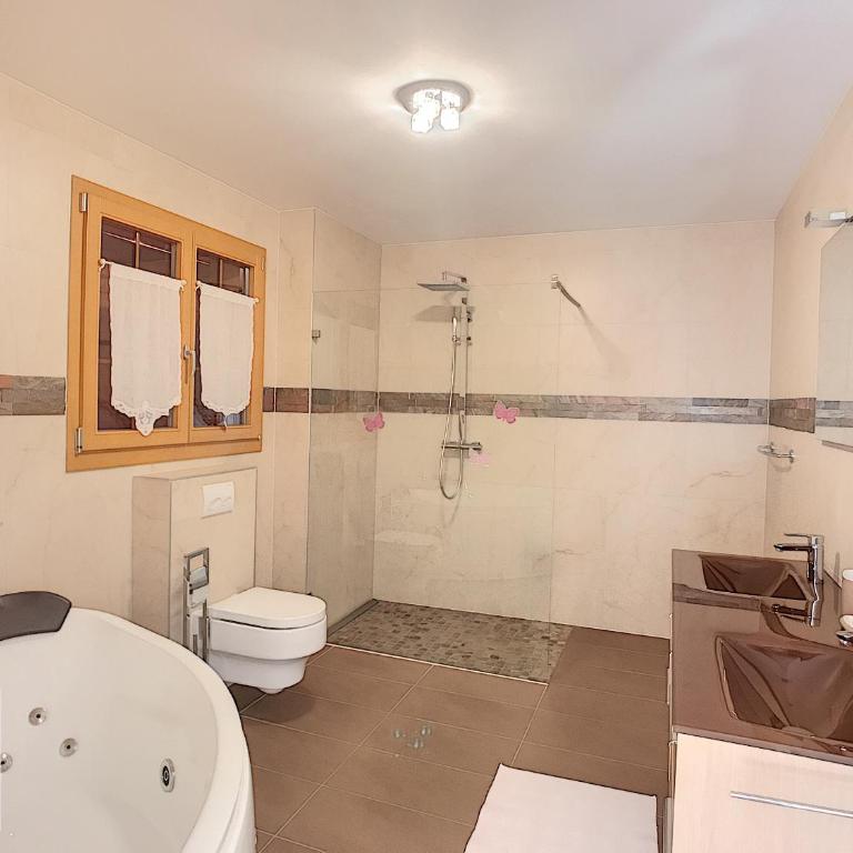 Vue, emplacement, standing, confort - Premium Apartment mit 3 Schlafzimmern und Balkon - 3