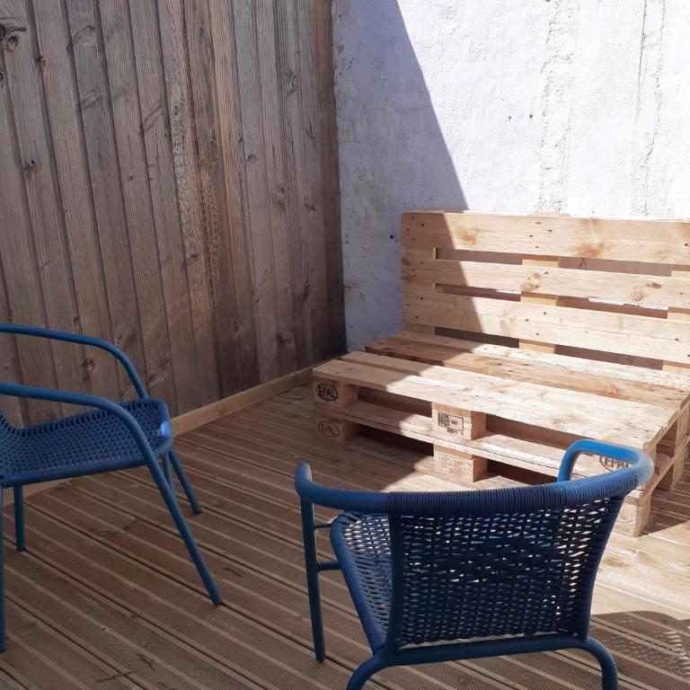 L'artistique, Maison pour 5 personnes, 2 chambres, stationnement gratuit, spacieux, atypique - Casa Unifamiliar de 2 dormitorios - 5