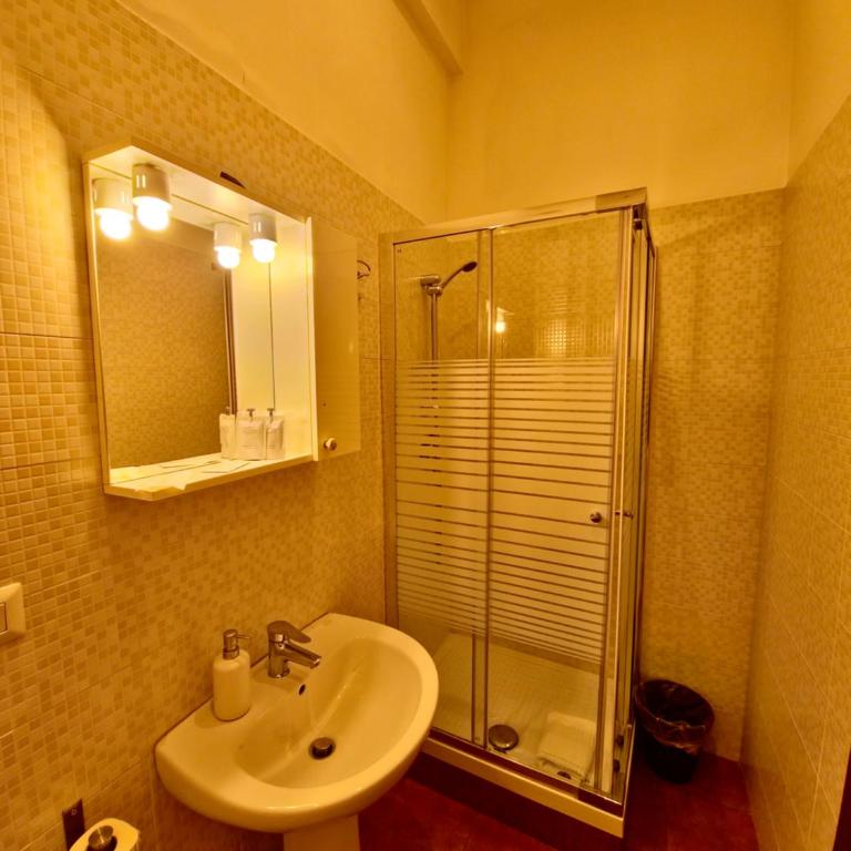 Hotel Azzurra - Camera Singola con Bagno Privato - 2