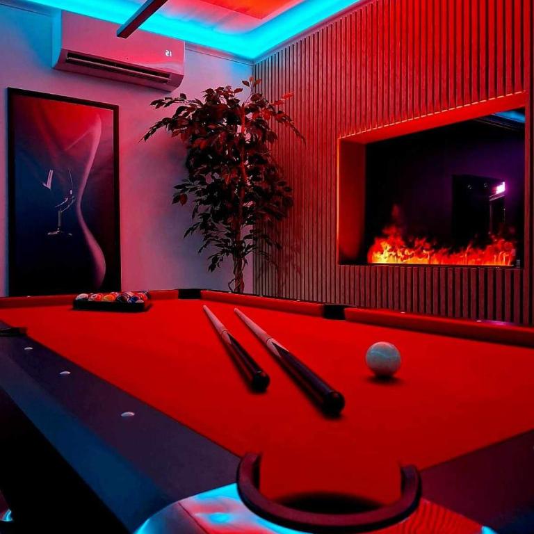 LA NUIT DES SECRETS Love Room 4 étoiles avec Jacuzzi et Sauna - Maison 1 Chambre - 3