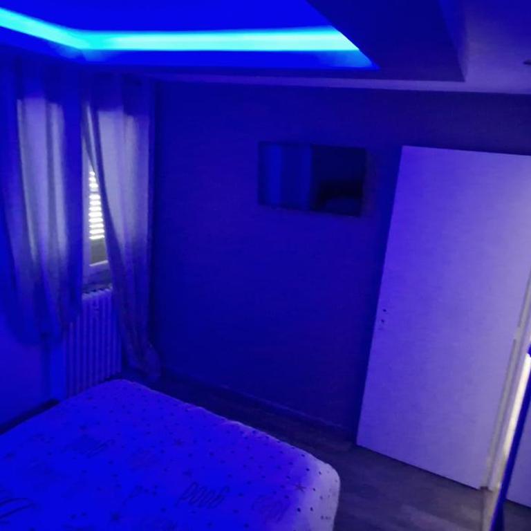 Centre 2 - Three-Bedroom Apartment - 8