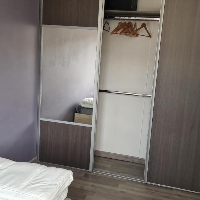 Centre 2 - Three-Bedroom Apartment - 17