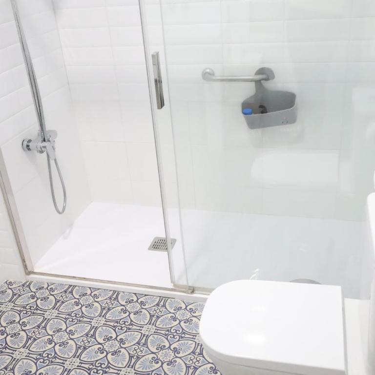 Encantador Apartamento en Alicante Centro - Three-Bedroom Apartment - 15