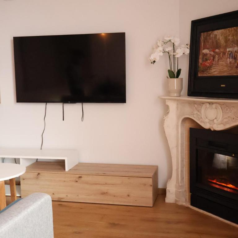 Encantador Apartamento en Alicante Centro - Three-Bedroom Apartment - 8