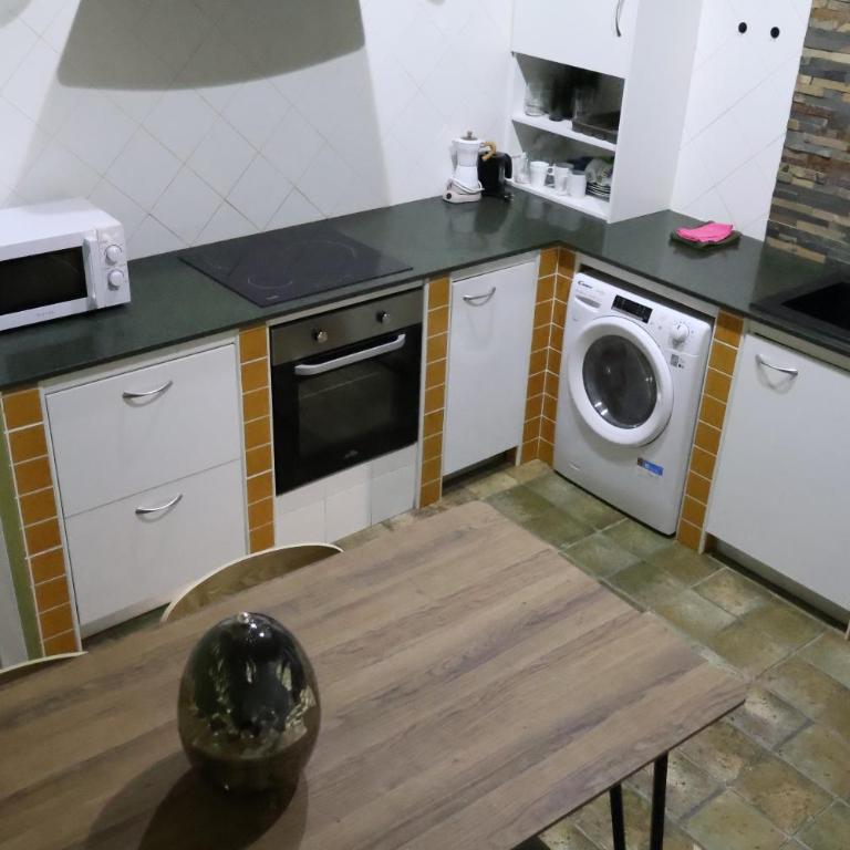 Encantador Apartamento en Alicante Centro - Three-Bedroom Apartment - 23