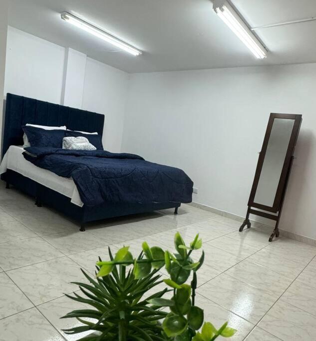 Hermoso y nuevo Apartaestudio CircunvalarArboleda - One-Bedroom Apartment - 28