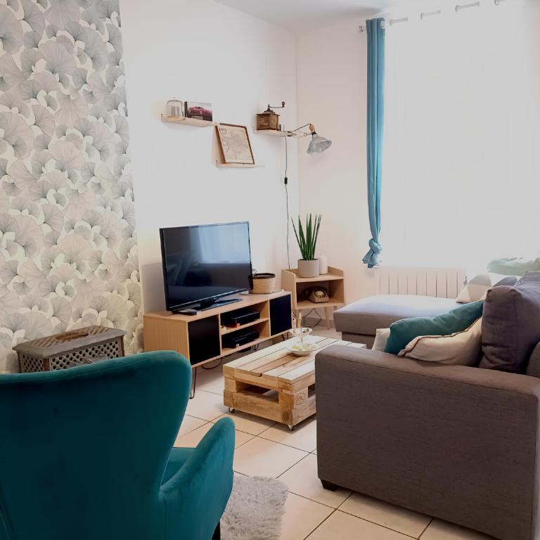 L'artistique, Maison pour 5 personnes, 2 chambres, stationnement gratuit, spacieux, atypique - Casa Unifamiliar de 2 dormitorios - 17