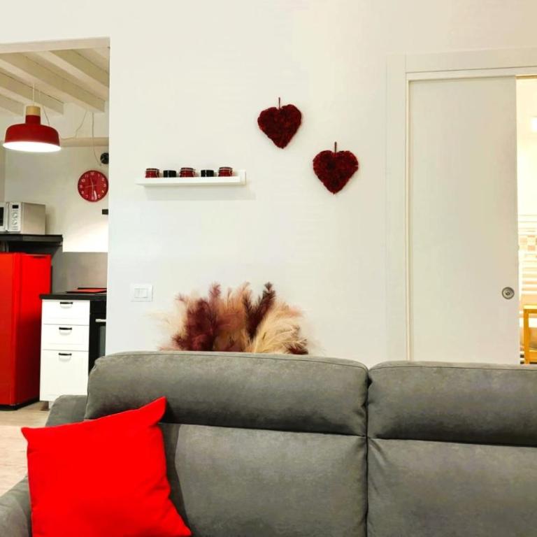 Red Lily Apartment - One-Bedroom Apartment - 12