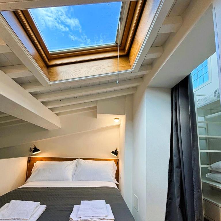 Red Lily Apartment - One-Bedroom Apartment - 28