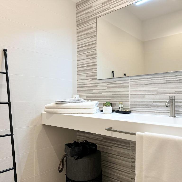 Trotto e Galoppo Rooms - Deluxe King Room - 9