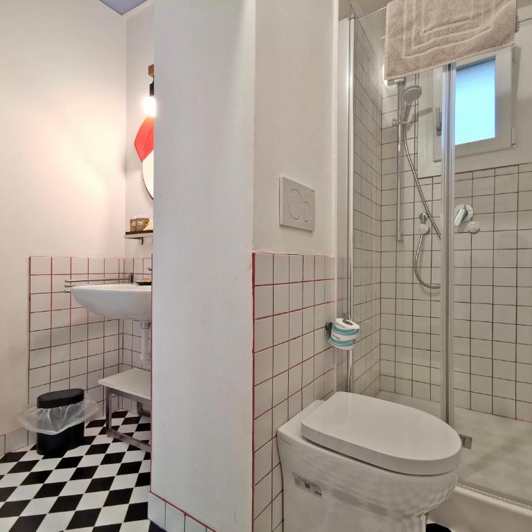 L'Officina - Appartamento con 2 Camere da Letto e Balcone - 9