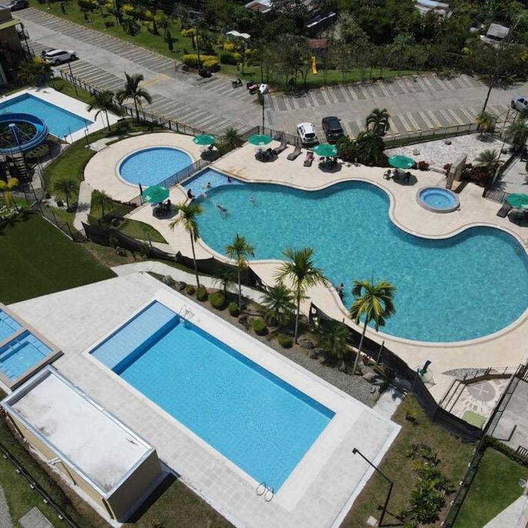 F111- Apartamento cerca al Club Campestre con piscina - Apartamento de 2 dormitorios - 7