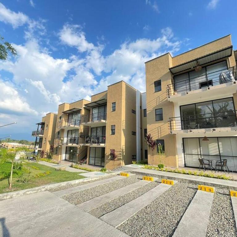 F111- Apartamento cerca al Club Campestre con piscina - Apartamento de 2 dormitorios - 22