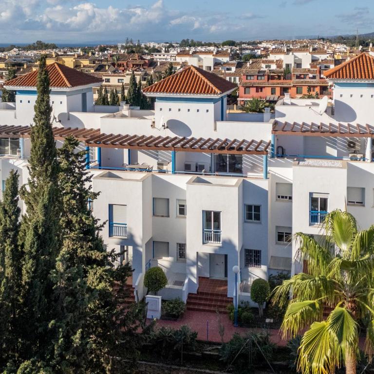 Family Fairways I Spacious 4-Bedroom Townhouse Near Beach & Golf, Estepona - Casa de 4 dormitorios - 8