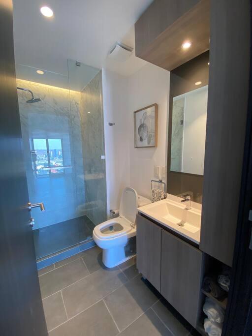 Exclusive Luxury Condo 2bd - Two-Bedroom Apartment - 30