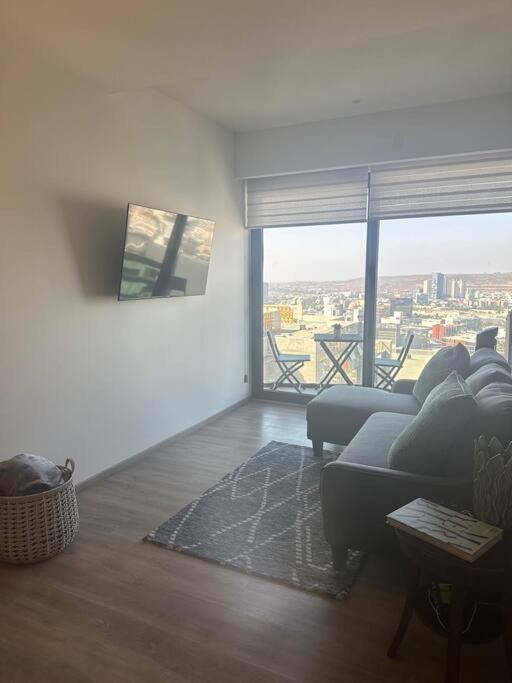 Exclusive Luxury Condo 2bd - Two-Bedroom Apartment - 22