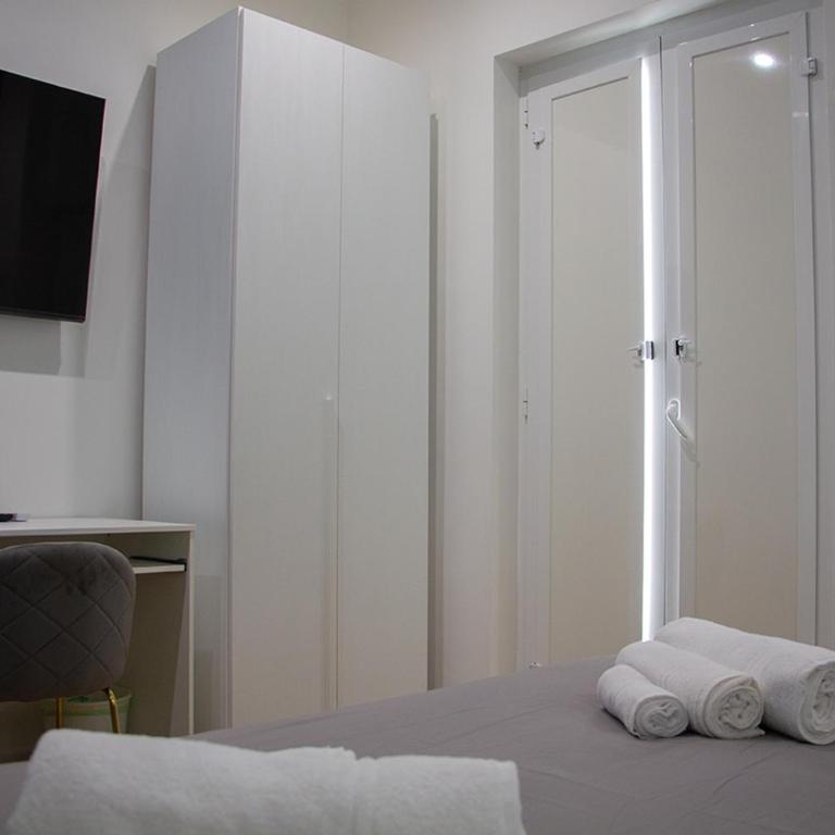 WANDERLUST SPACCANAPOLI Points Of View - Triple Room with Sea View - 10