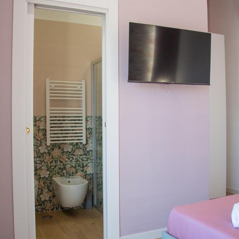 WANDERLUST SPACCANAPOLI Points Of View - Deluxe Double Room with Balcony and Sea View - 5