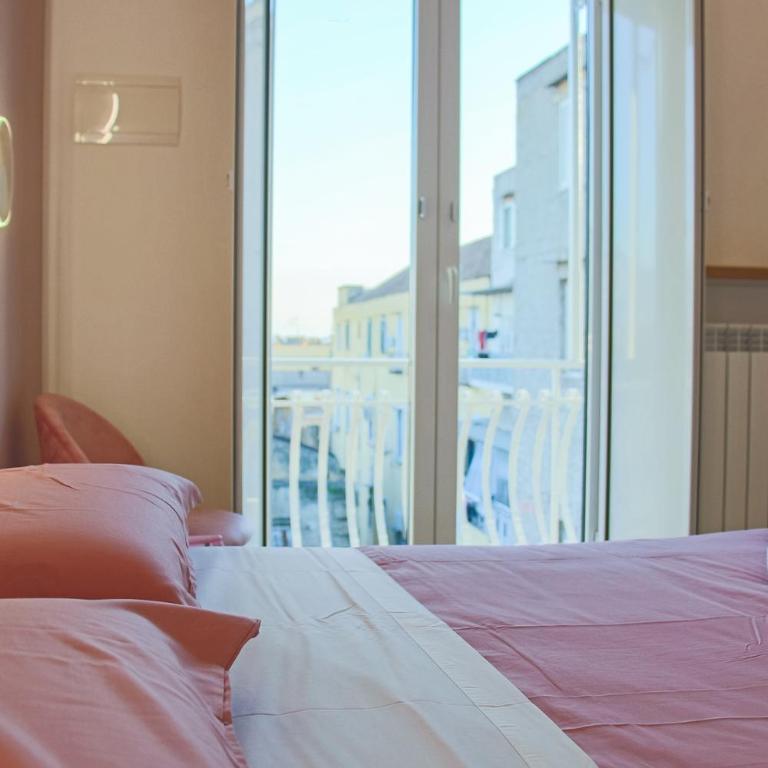 WANDERLUST SPACCANAPOLI Points Of View - Deluxe Double Room with Balcony and Sea View - 12