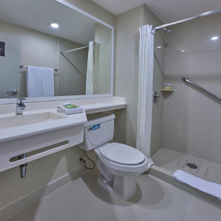City Express Plus by Marriott Ciudad de México Reforma El Ángel - Junior Queen Suite with Sofa Bed - 9