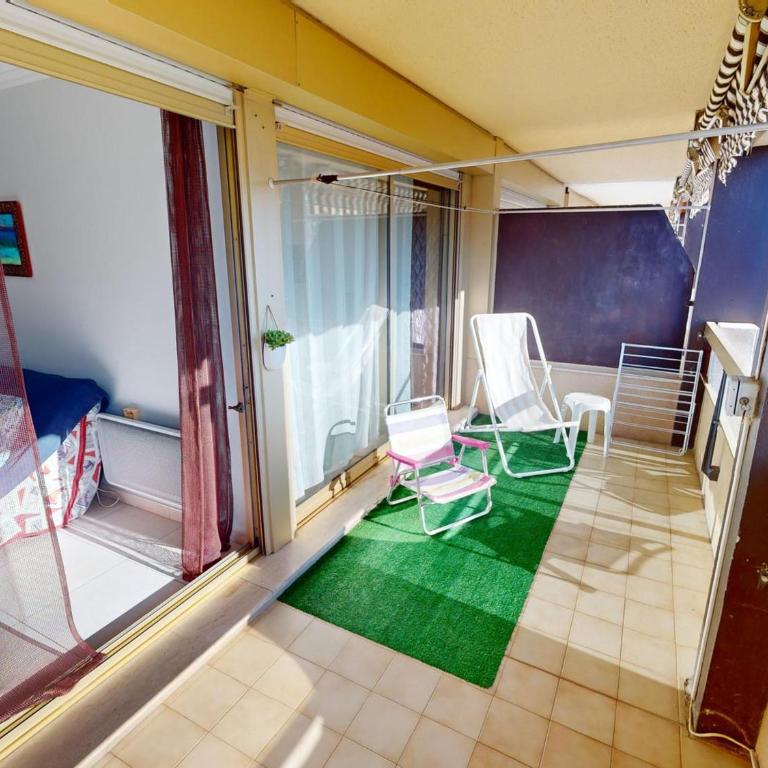 2P calme avec terrasse, piscine, parking et wifi - FR-1-196-368 - Apartment - 2