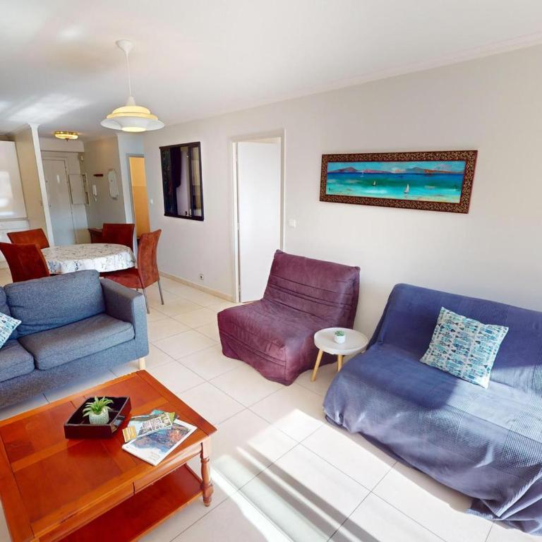 2P calme avec terrasse, piscine, parking et wifi - FR-1-196-368 - Apartment - 3