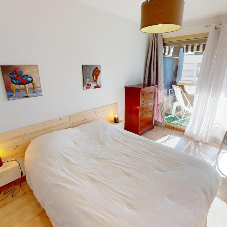 2P calme avec terrasse, piscine, parking et wifi - FR-1-196-368 - Apartment - 8