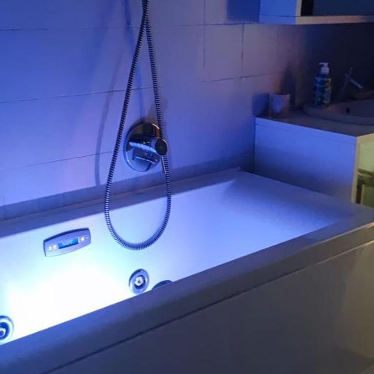 GLAMOUR HOUSE, Comoda a tutti i servizi - Appartamento con 1 Camera da Letto - 2