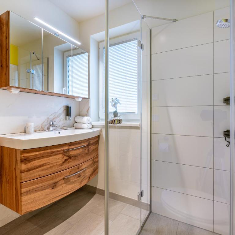 Well-Home Apartments Velden mit Klimaanlage - Deluxe Apartment mit 2 Schlafzimmern und Gartenblick - 23