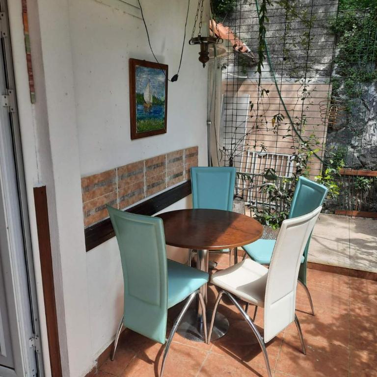 Apartments at Villa with swimming pool&parking - Niskobudžetna Dvokrevetna Soba sa Bračnim Krevetom - 4